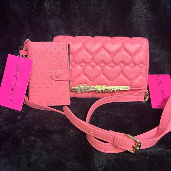 🩷BETSEY JOHNSON Heart Quilted Pink Crossbody & XOLEAH Key Chain Card Wallet🩷NWT - Picture 6 of 17